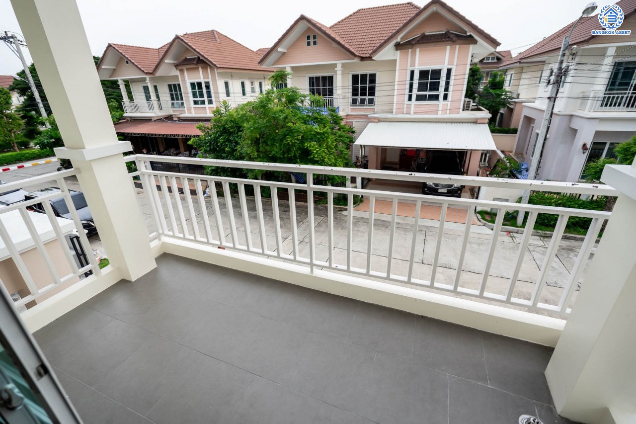 บ้านเดี่ยวมือสองนนทบุรี ม.นนทรีฟลอร่า ปิ่นเกล้า-ศาลายา เนื้อที่ 50.6 ตร.ว. ฟังก์ชัน 3 ห้องนอน 3 ห้องน้ำ 1 ห้องอเนกประสงค์ จอดรถได้ 2 คัน ส่วนกลางครบครัน ตอบโจทย์ทุกครอบครัว บนทำเลเดินทางสะดวก ใกล้เซ็นทรัลปิ่นเกล้า และจุดขึ้นทางด่วนศรีรัช